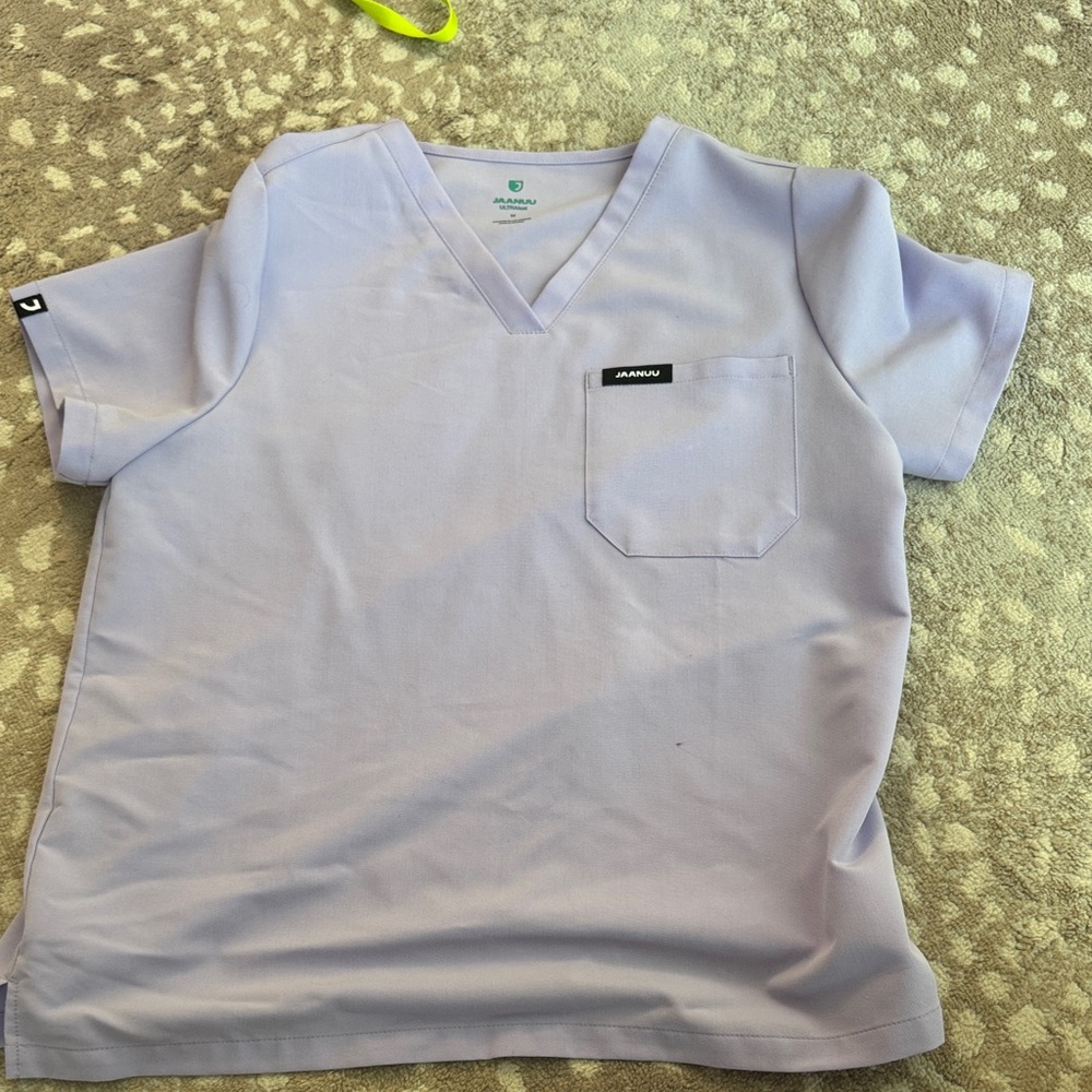 Jaanuu Scrub top